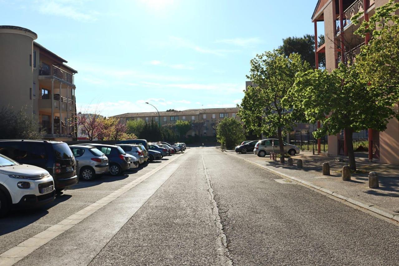Uzes Centre La Terrasse Des Capucines Avec Garage Privee Apartman Kültér fotó
